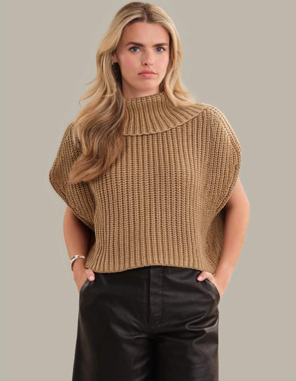 525 America Cate Turtleneck Sweater - Camel