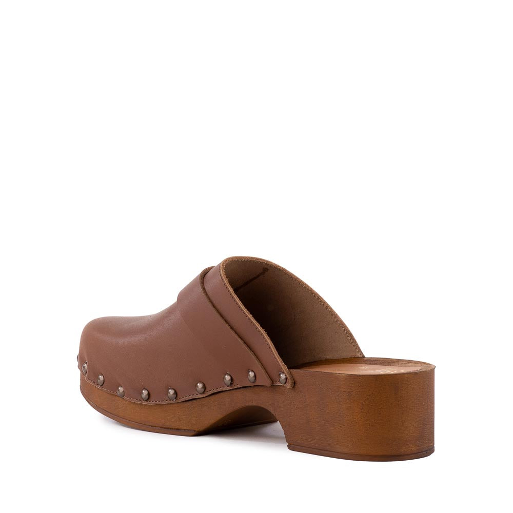 Seychelles Loud & Clear Clog - gilt+gossamer